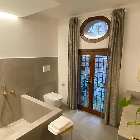 Casa Dei Pittori * Venice