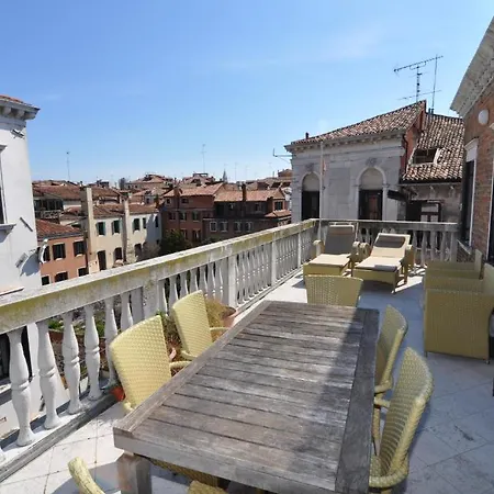 Casa Dei Pittori * Venice
