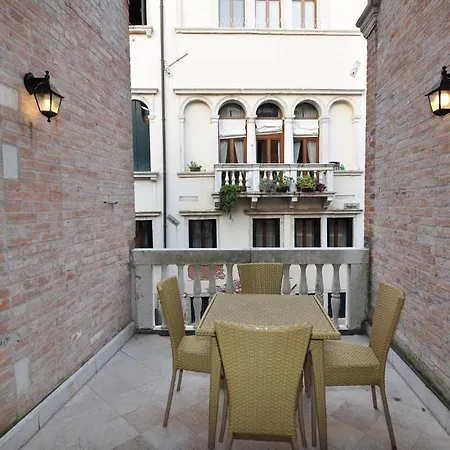 Casa Dei Pittori Apartment Venice
