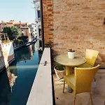 Casa Dei Pittori * Venise