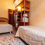 Casa Dei Pittori Venise